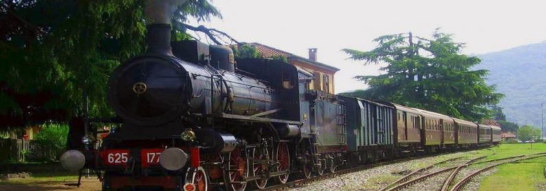 Treno vapore natura Siena