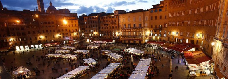 Mercatini di Natale a Piazza del Campo Siena - Siena Inns